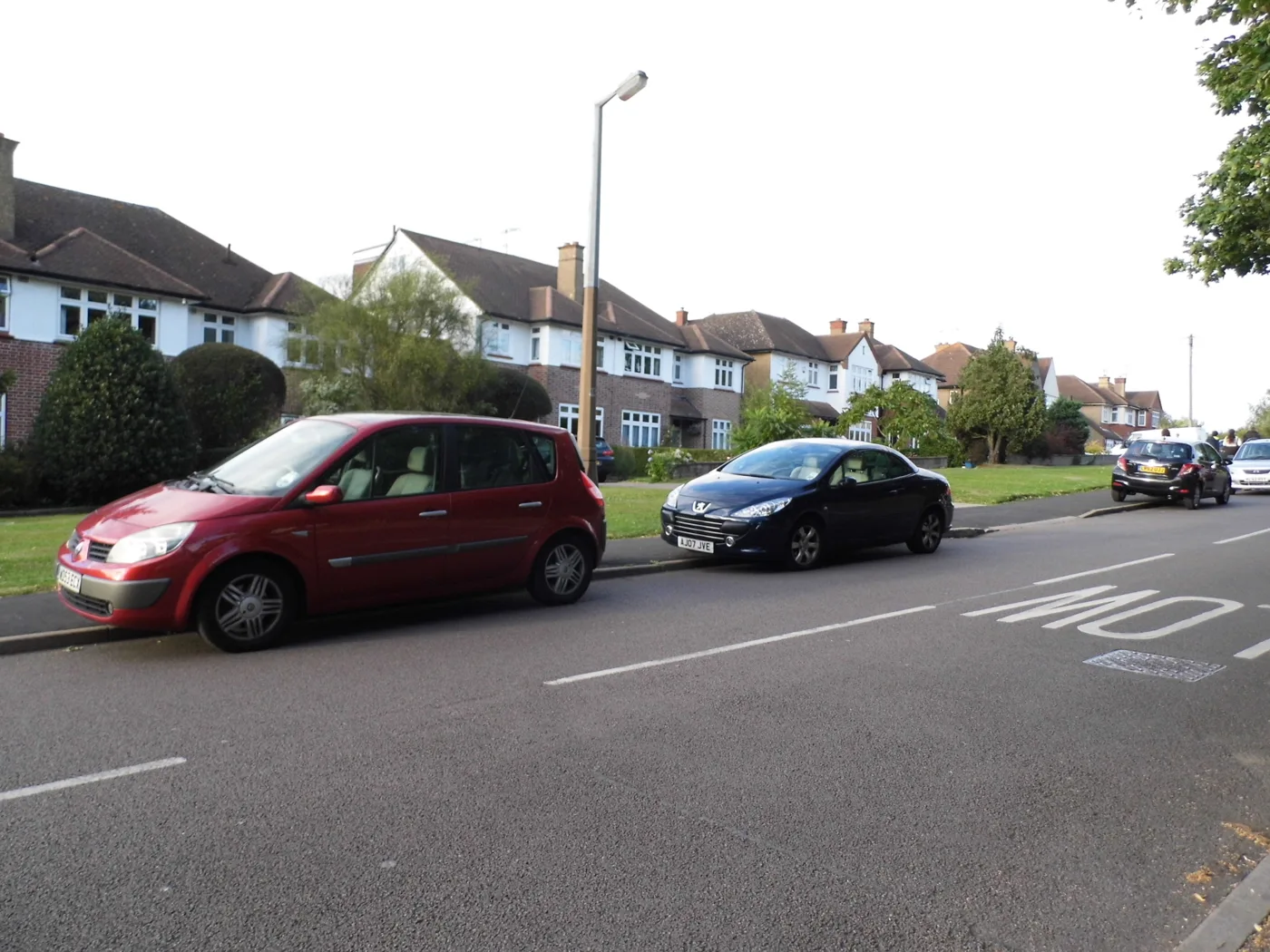 Semi-detached houses on Coldharbour Lane, Bushey. The average Hertsmere semi was £615,098 in July